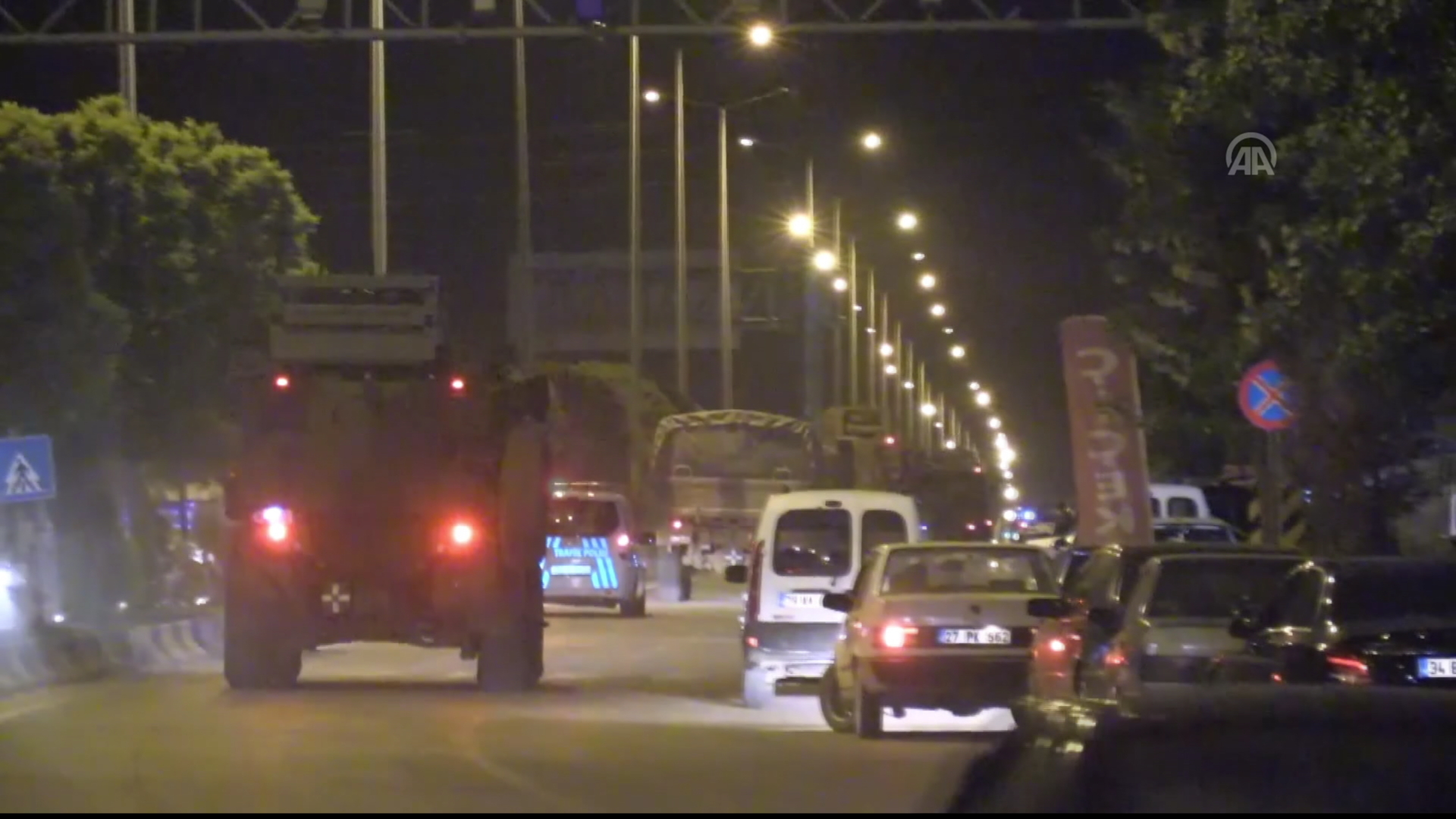 Tirkiye hêzên zêdetir dişîne Efrîn û ser sînorê Îdlibê